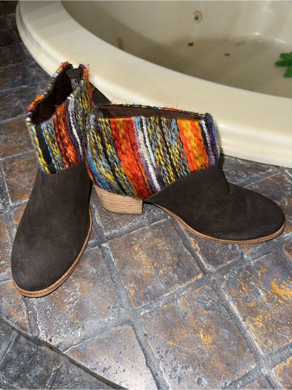 Women's TOMS Brown Suede Ankle Boots Multicolor Knit accent CUTE sz 10